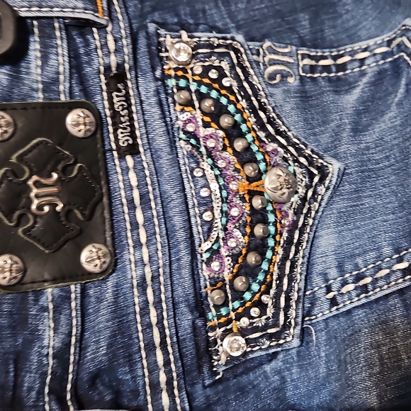 Miss Me Signature Boot Cut Low-Rise Embellished Jeans - Picture 8 of 12